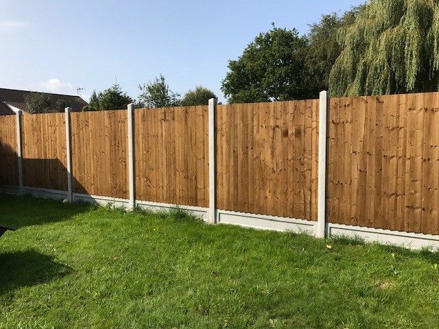 Closeboard fencing