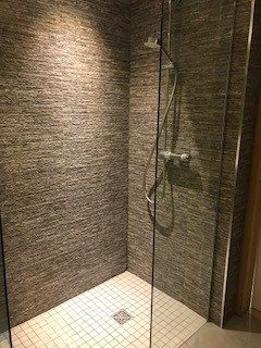 Wet room shower